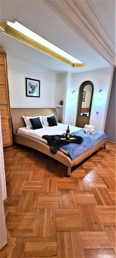 Central Arghezi Art Deco Apartment Piata Universitatii Bukares Bagian luar foto