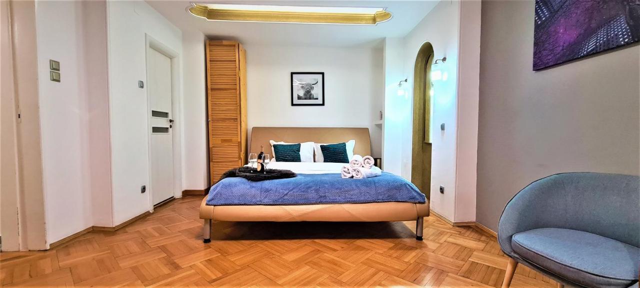 Central Arghezi Art Deco Apartment Piata Universitatii Bukares Bagian luar foto