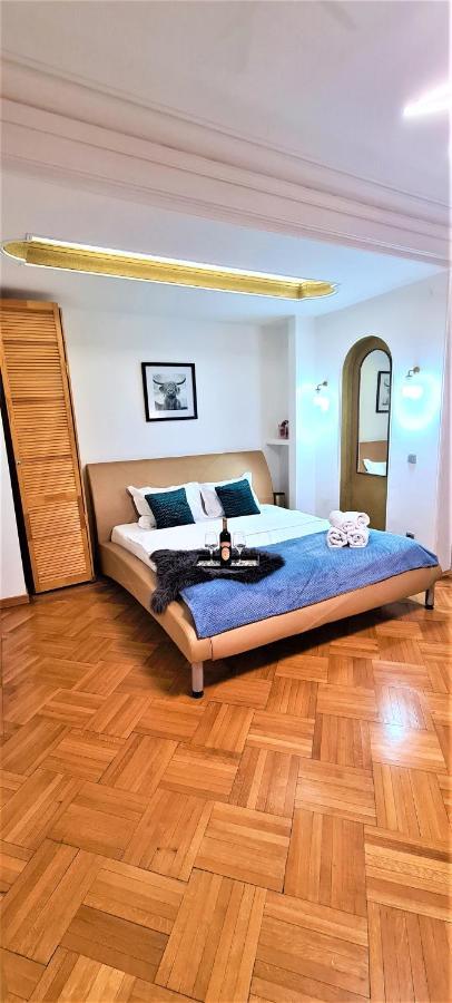 Central Arghezi Art Deco Apartment Piata Universitatii Bukares Bagian luar foto